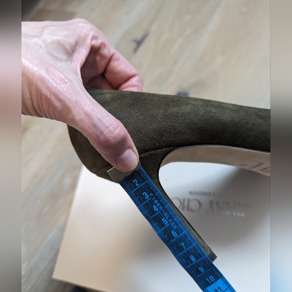 EUC Authentic Jimmy Choo 132Gilbert Suede Pumps (Size 39, Military Green) - Picture 8 of 9